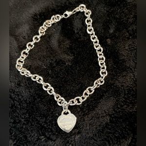 Return to Tiffany Necklace..Brand New, comes with blue bag